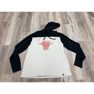 Chicago Bulls Hoodie Mens XL White Black NBA Basketball Pullover Lightweight
